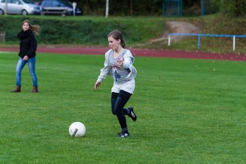 Bild 325 - B-Juniorinnen FSG FraWie hat Besuch aus Berlin